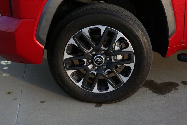 Used 2024 Toyota Tundra Limited image 2