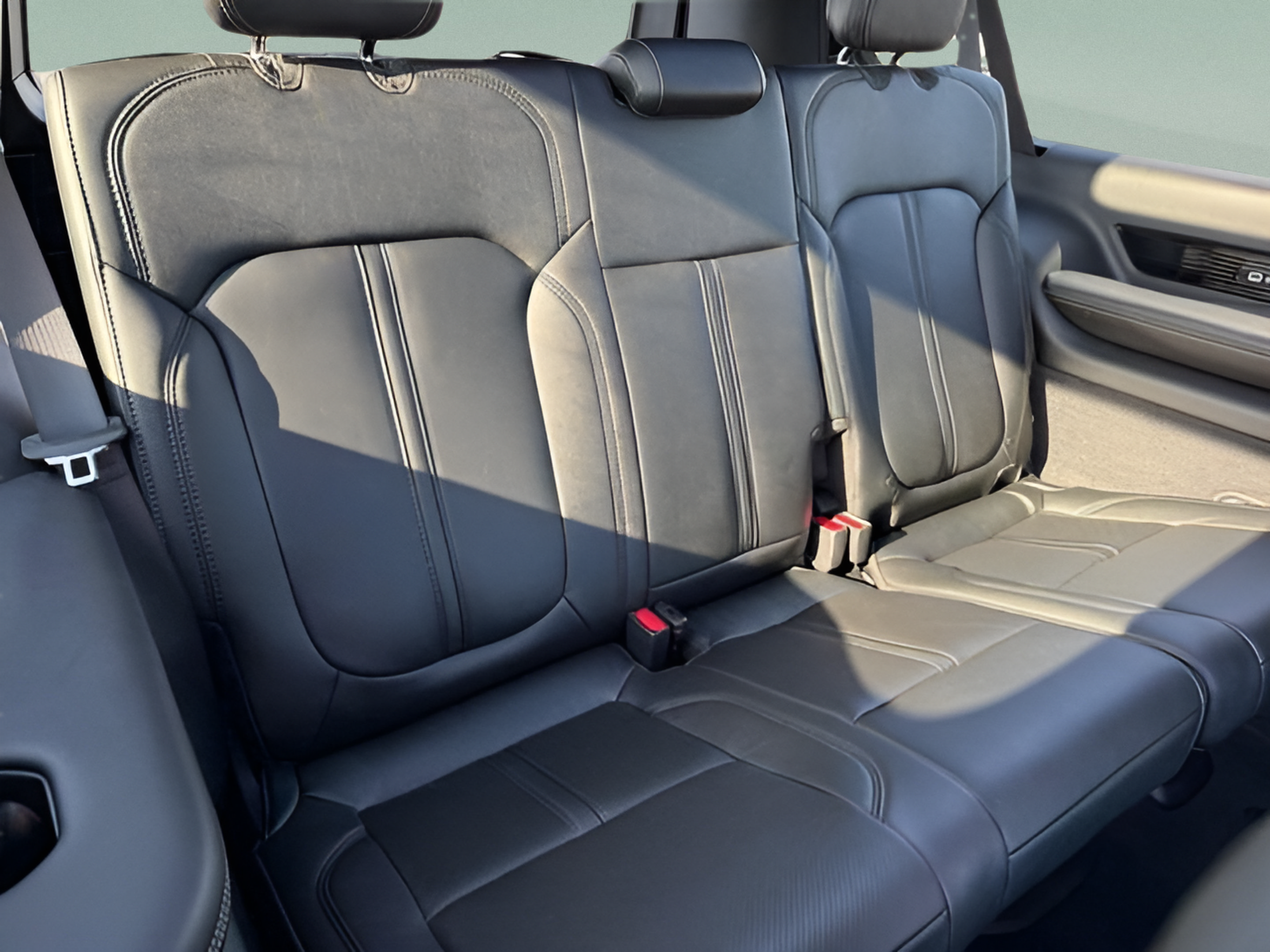 New 2026 Jeep Grand Wagoneer L Summit w/ 8-Passenger Seating Package AWD/4WD image 12