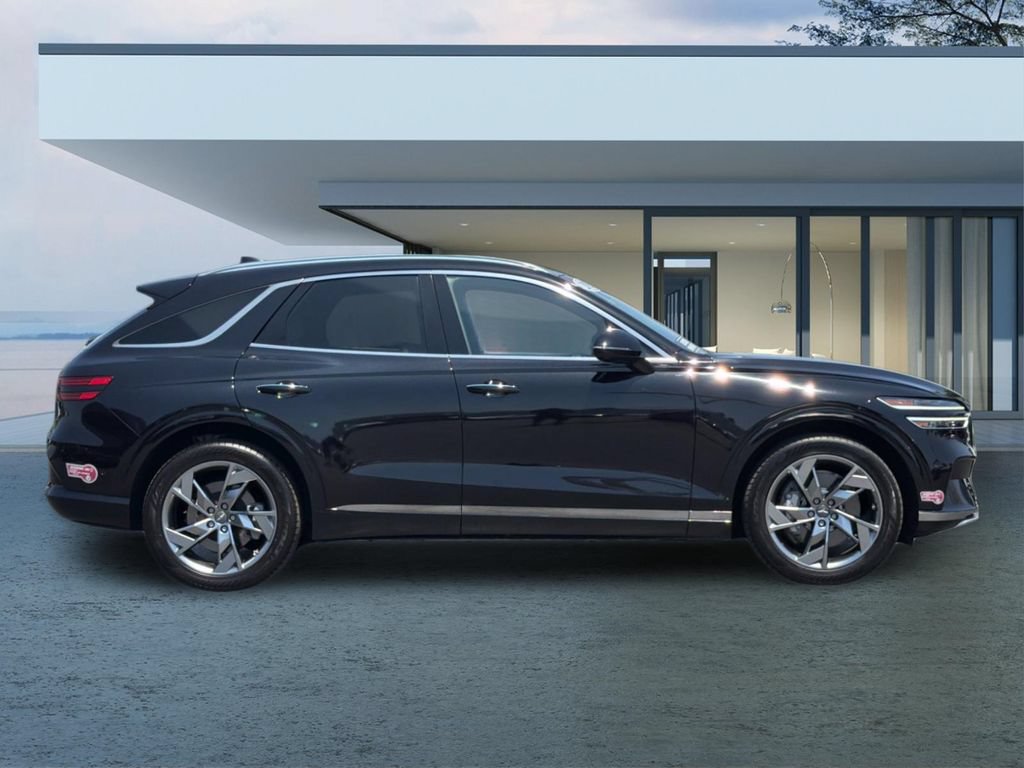 Used 2023 Genesis Electrified GV70 AWD/4WD image 3