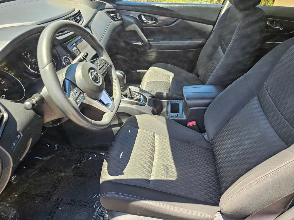 Used 2017 Nissan Rogue SV w/ SV Premium Package FWD image 24