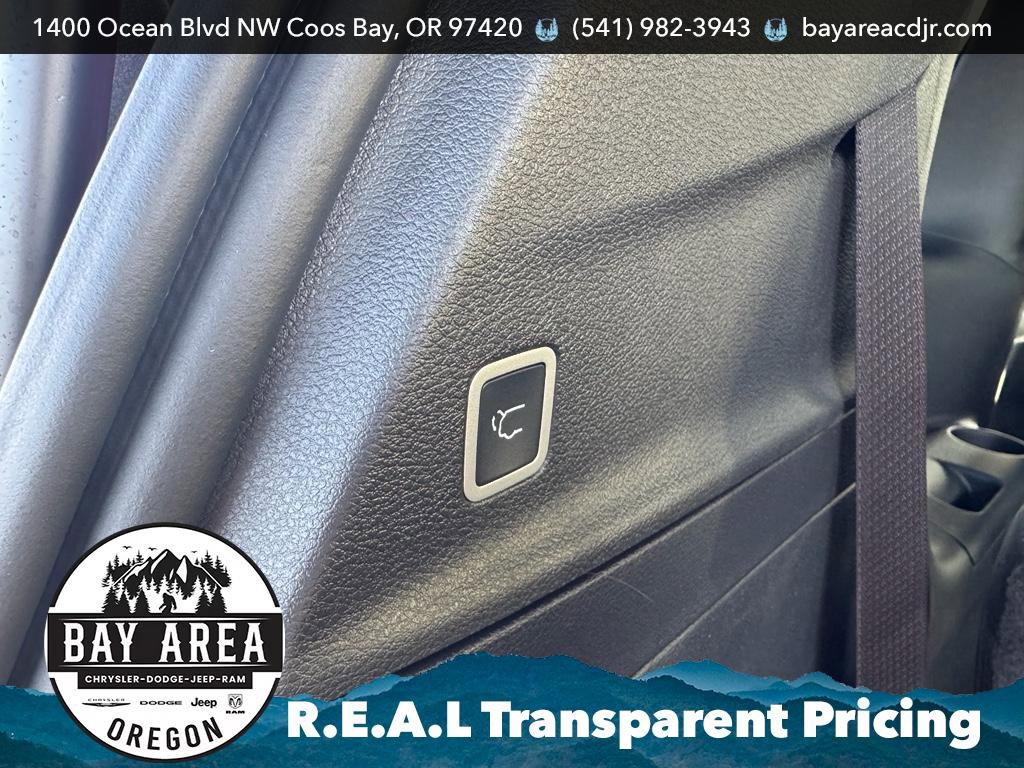 New 2026 Chrysler Pacifica Select w/ S Appearance Package FWD image 21