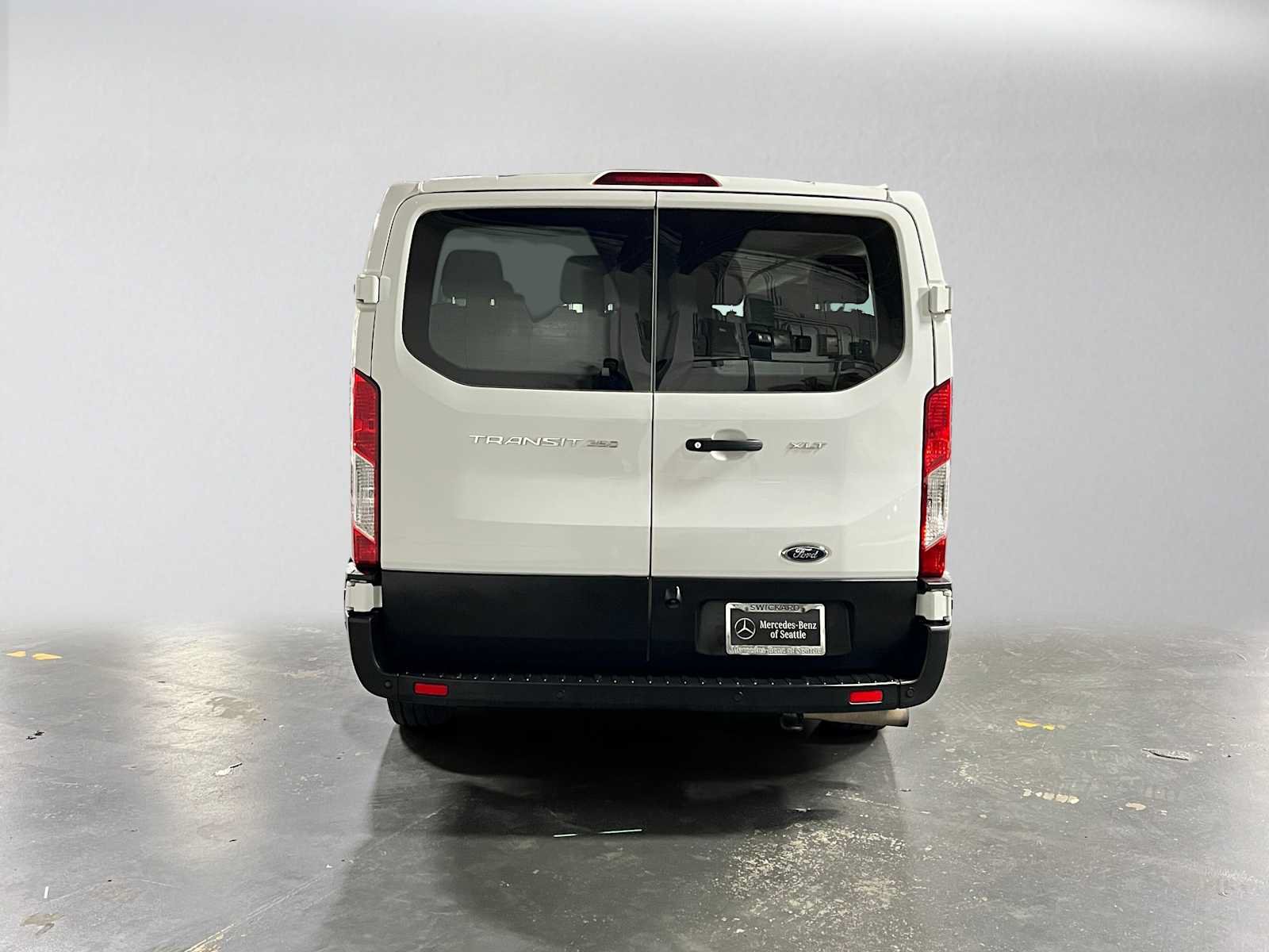 Used 2023 Ford Transit 350 XLT RWD image 3
