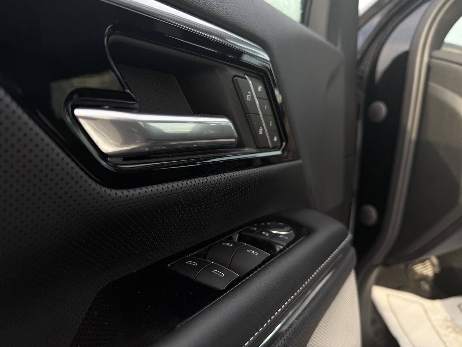 Certified 2025 GMC Sierra EV Denali AWD/4WD image 13