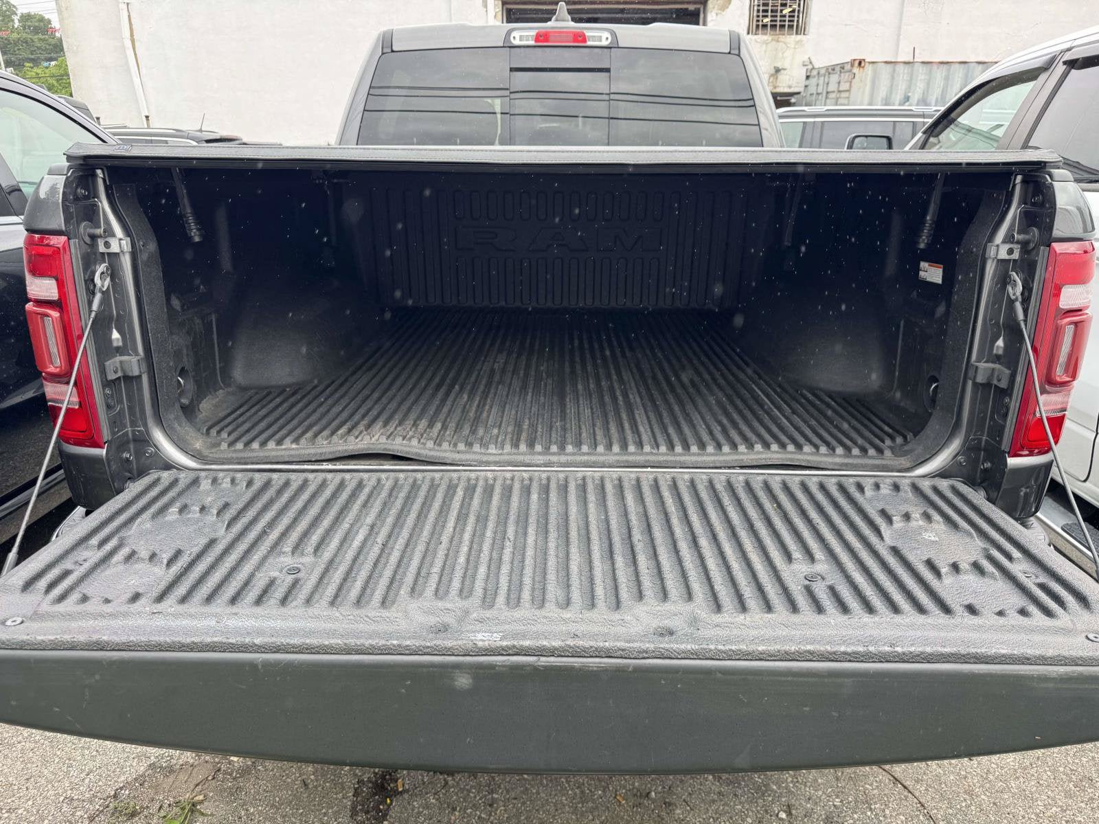 Used 2023 RAM 1500 Laramie AWD/4WD image 15
