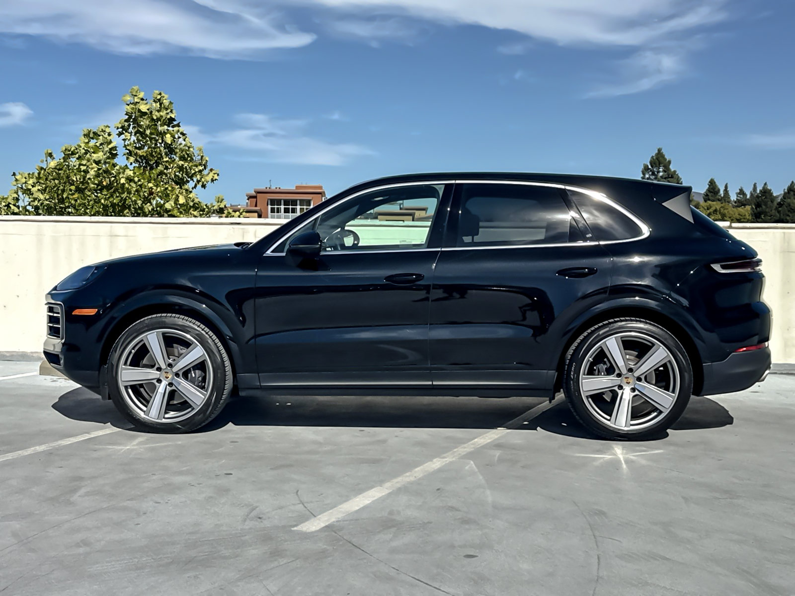 Certified 2024 Porsche Cayenne AWD/4WD image 3