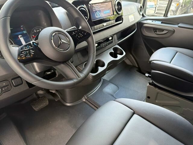 New 2026 Mercedes-Benz Sprinter 2500 image 10