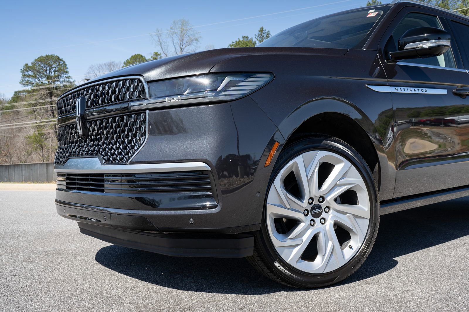 Used 2025 Lincoln Navigator L Reserve AWD/4WD image 6