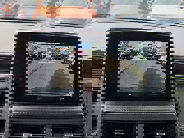 Used 2022 Chevrolet Suburban LT image 15