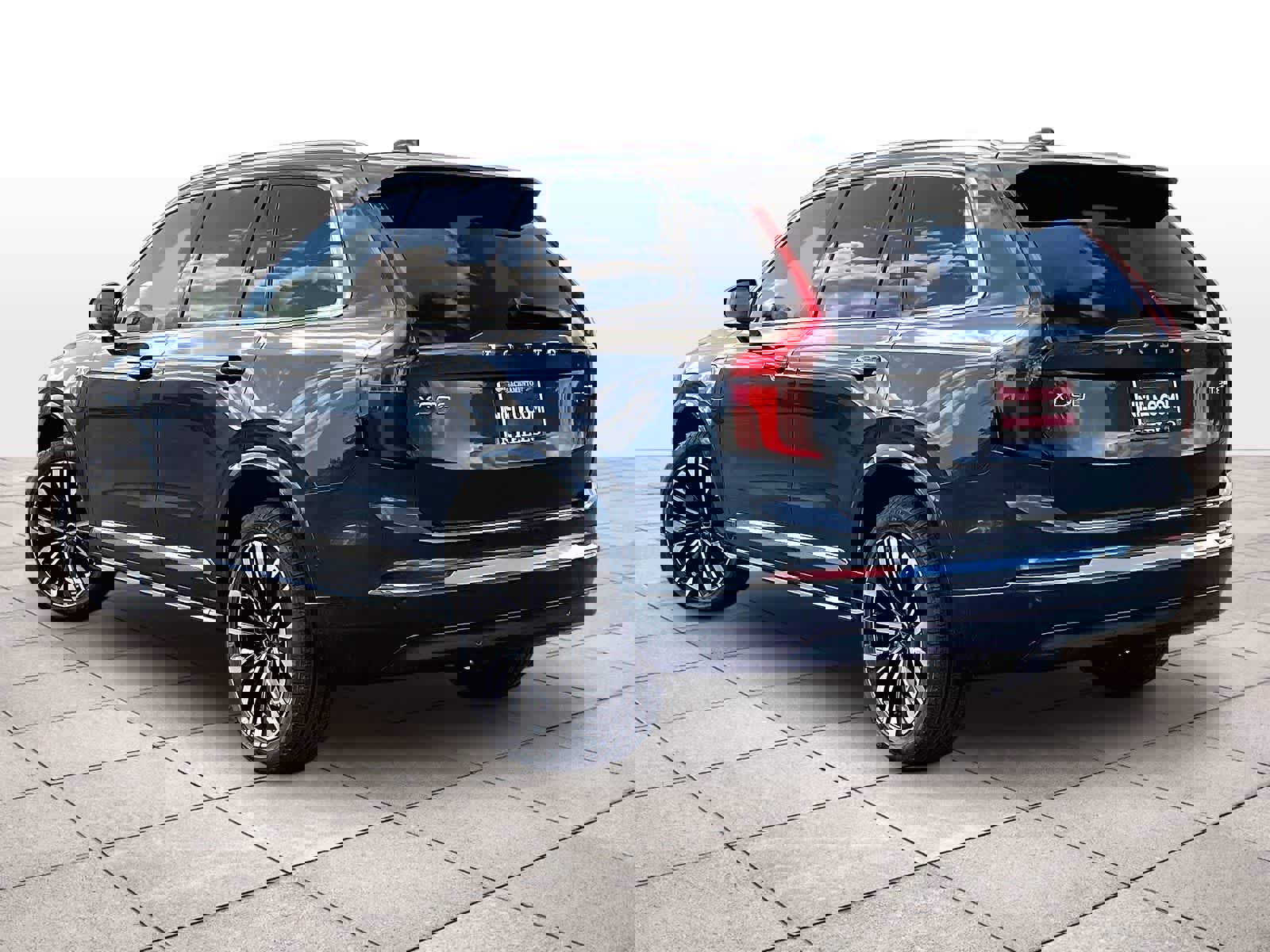 New 2026 Volvo XC90 T8 Plus w/ Protection Package Premier image 3