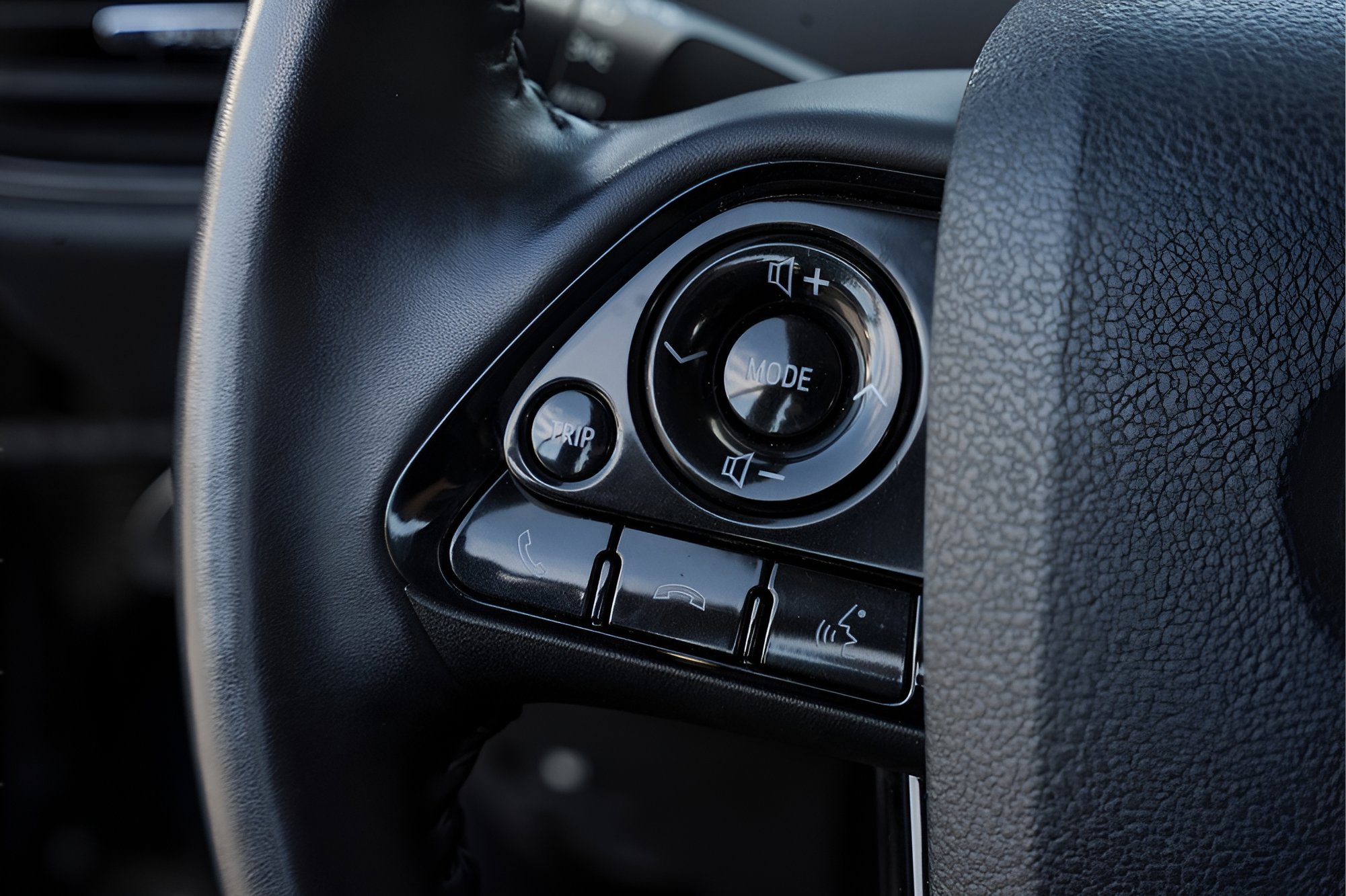 Used 2020 Toyota Prius XLE image 26