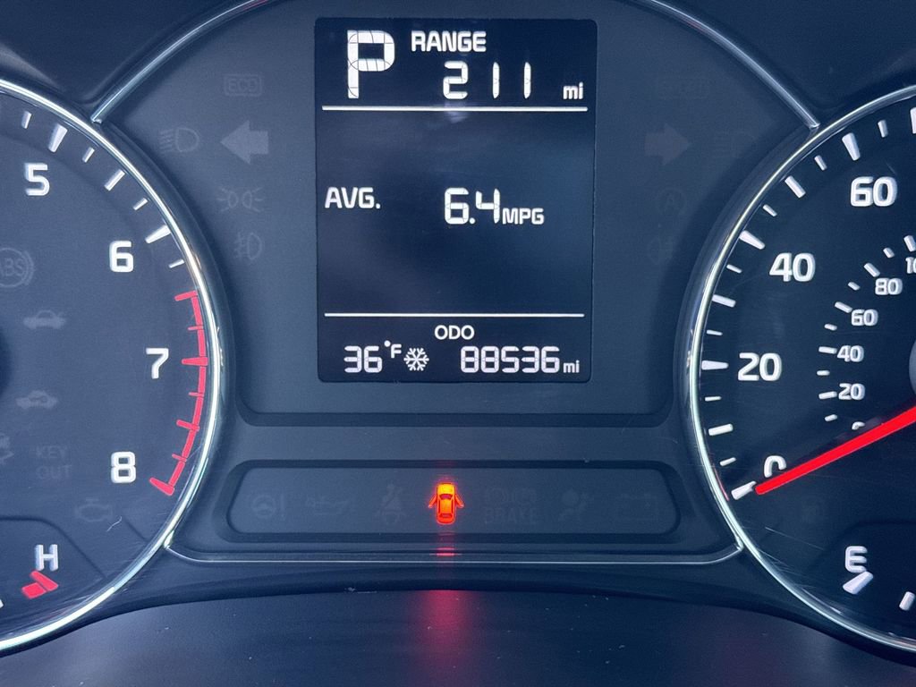 Used 2017 Kia Forte LX image 12