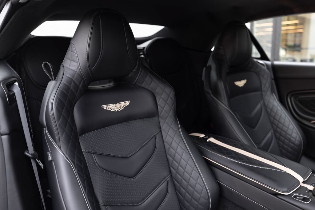 Used 2023 Aston Martin DBS Superleggera Volante RWD image 22
