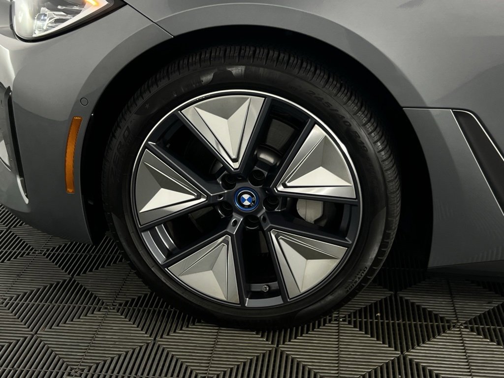 Used 2023 BMW i4 eDrive35 image 11