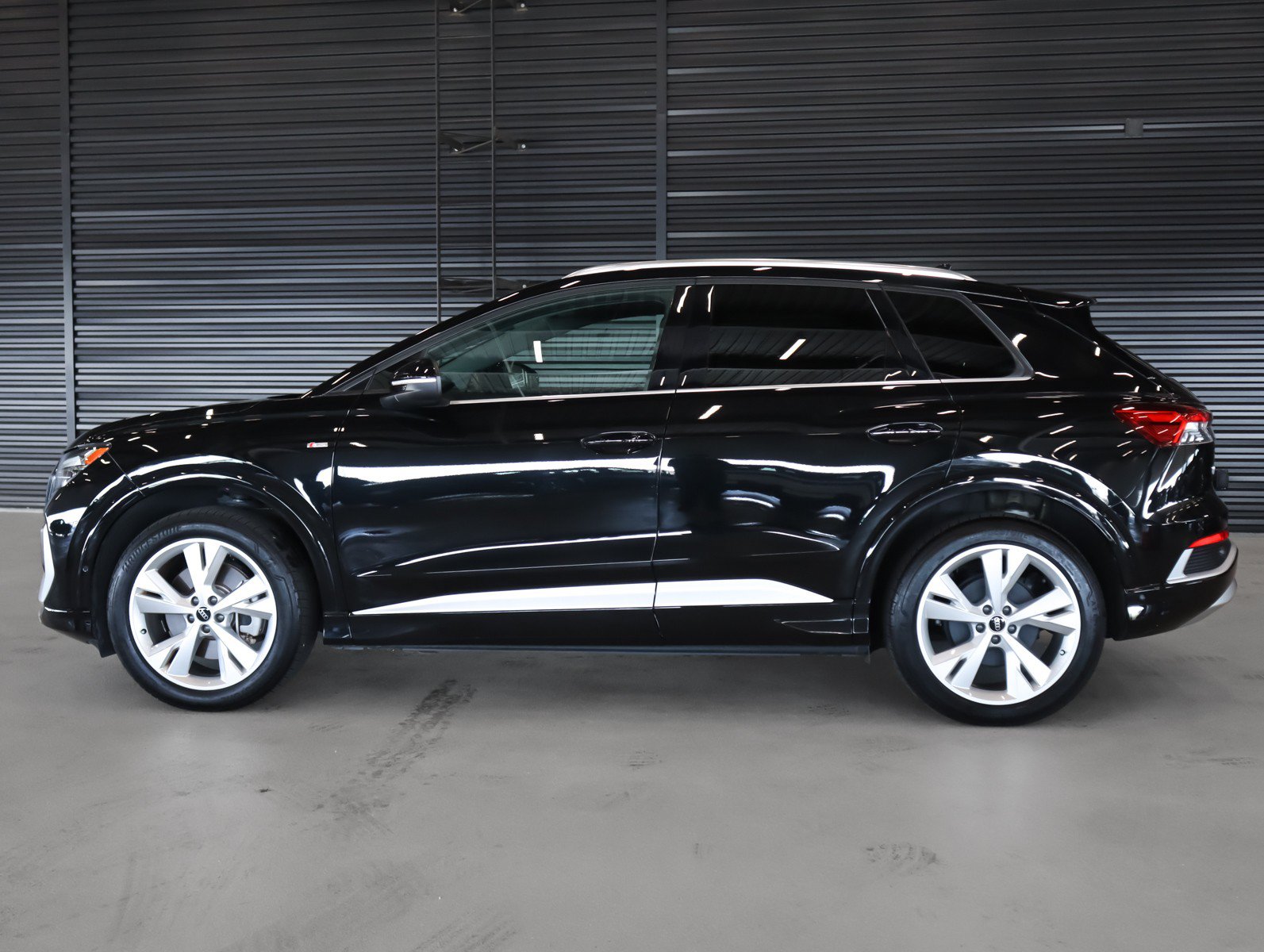 Used 2023 Audi Q4 e-tron Premium Plus w/ Premium Plus AWD/4WD image 13