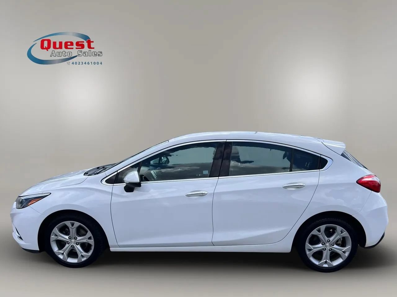 Used 2018 Chevrolet Cruze Premier FWD image 8