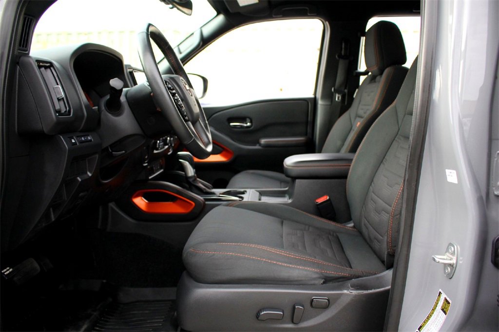 Used 2025 Nissan Frontier Pro-X image 9