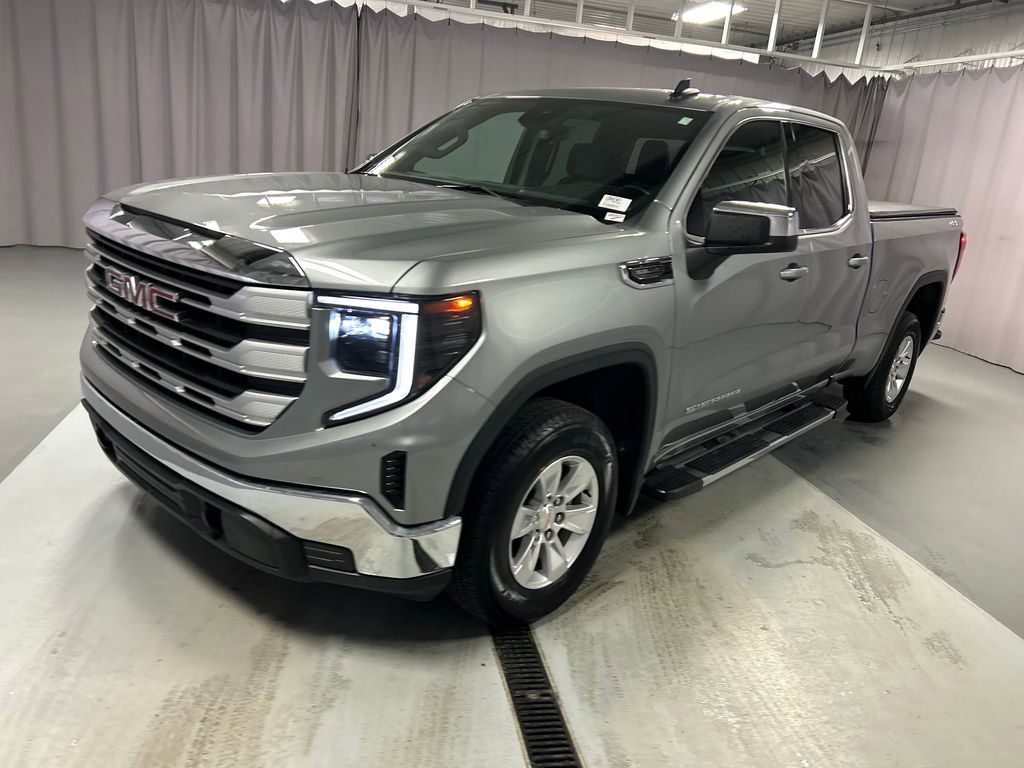 Used 2023 GMC Sierra 1500 SLE w/ Preferred Package image 3