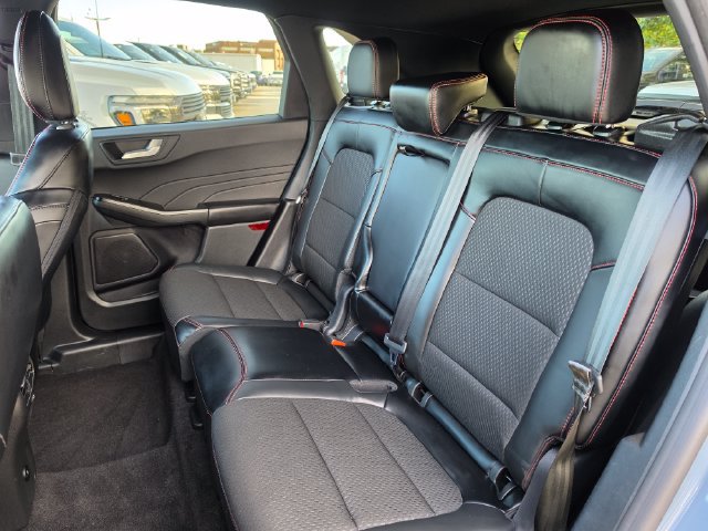 Used 2025 Ford Escape ST-Line Select AWD/4WD image 16