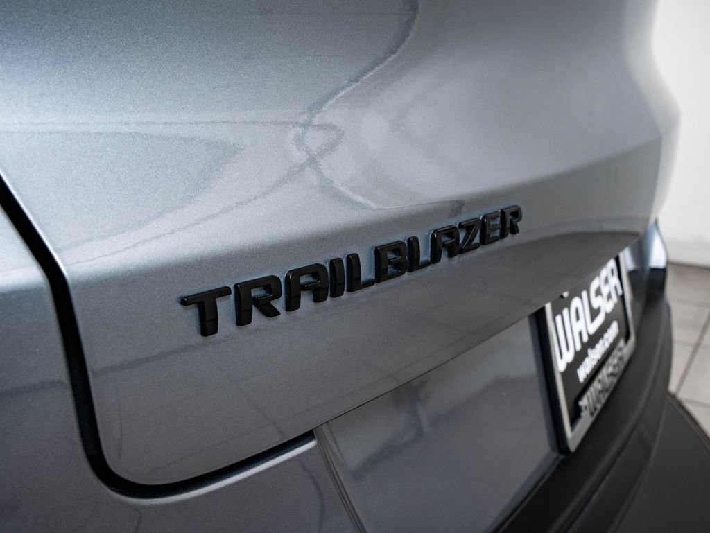 Used 2023 Chevrolet TrailBlazer RS w/ Convenience Package image 16