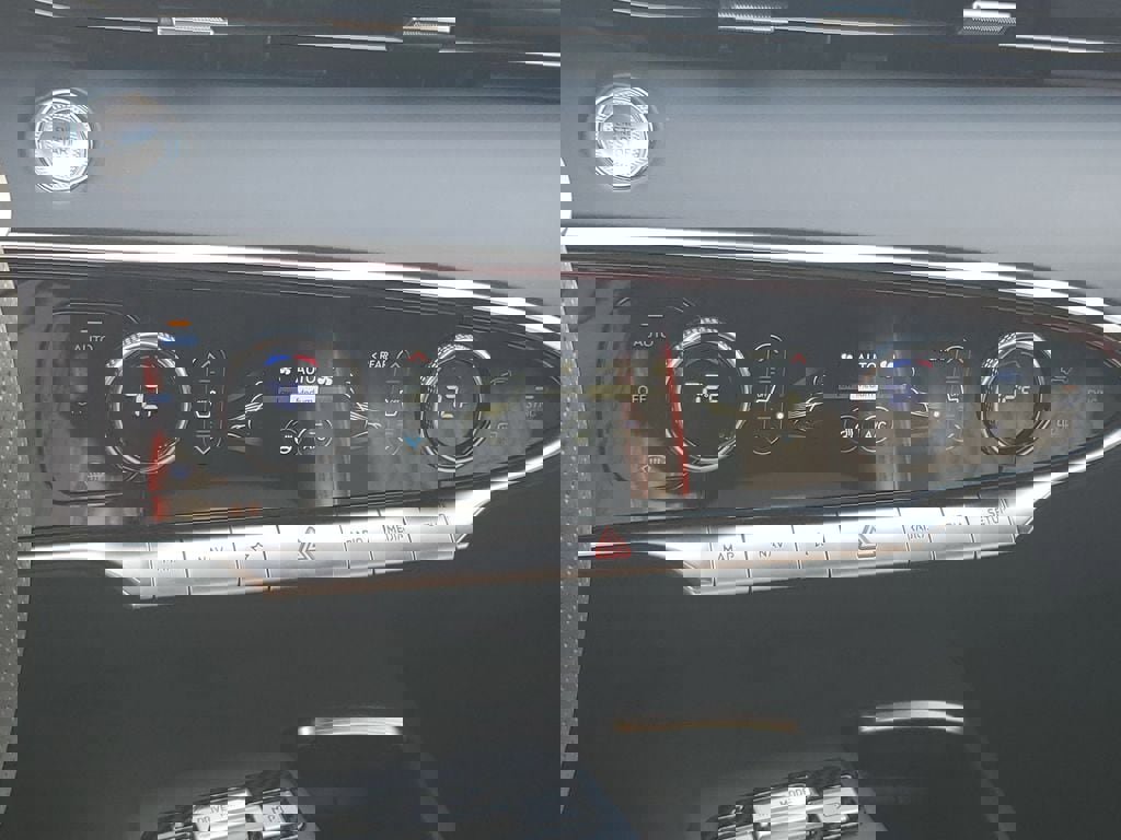 Used 2024 Genesis GV70 3.5T Sport w/ Sport Advanced Package image 19