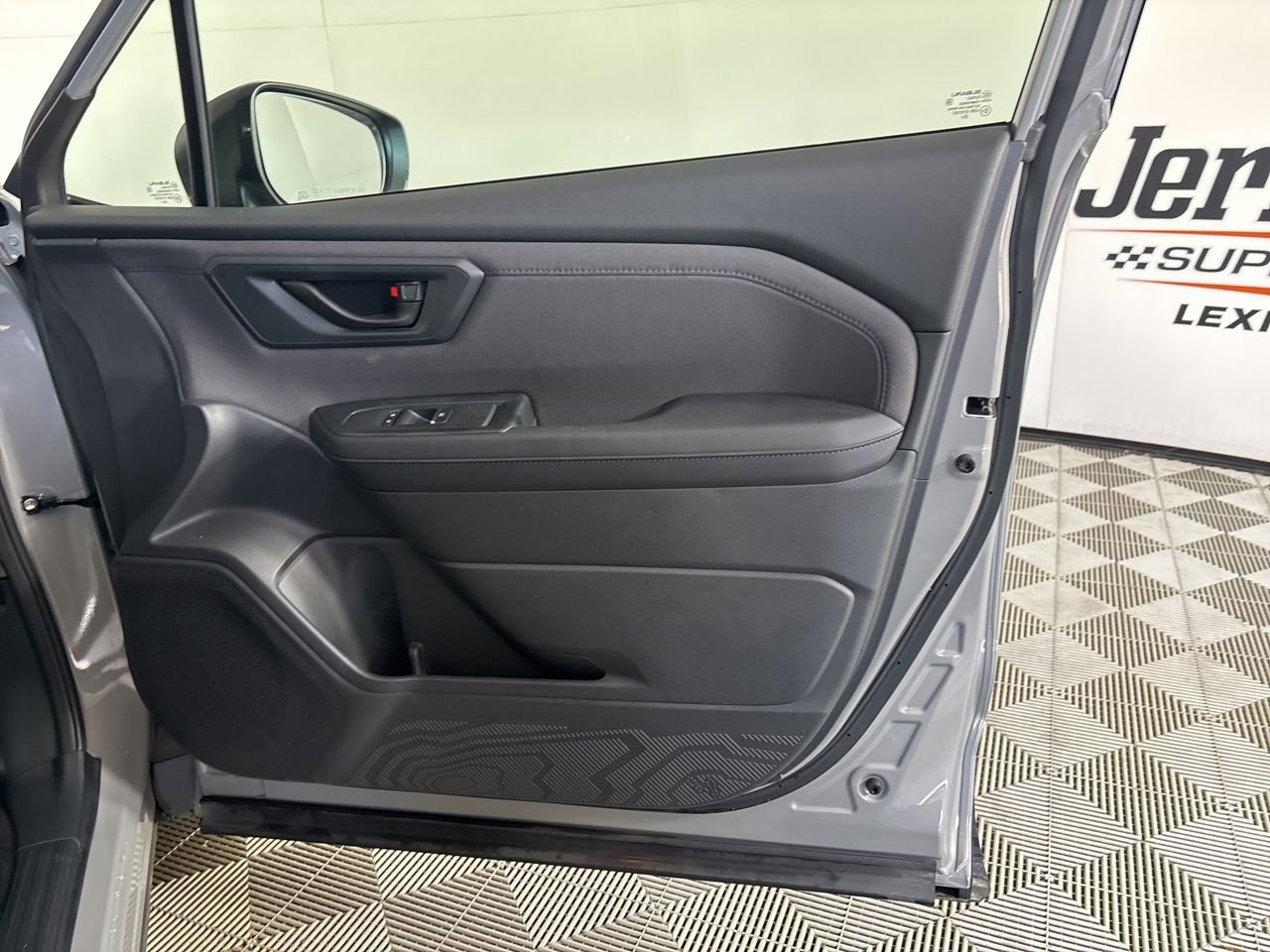 Used 2025 Subaru Forester Premium w/ Convenience Package #1 image 27