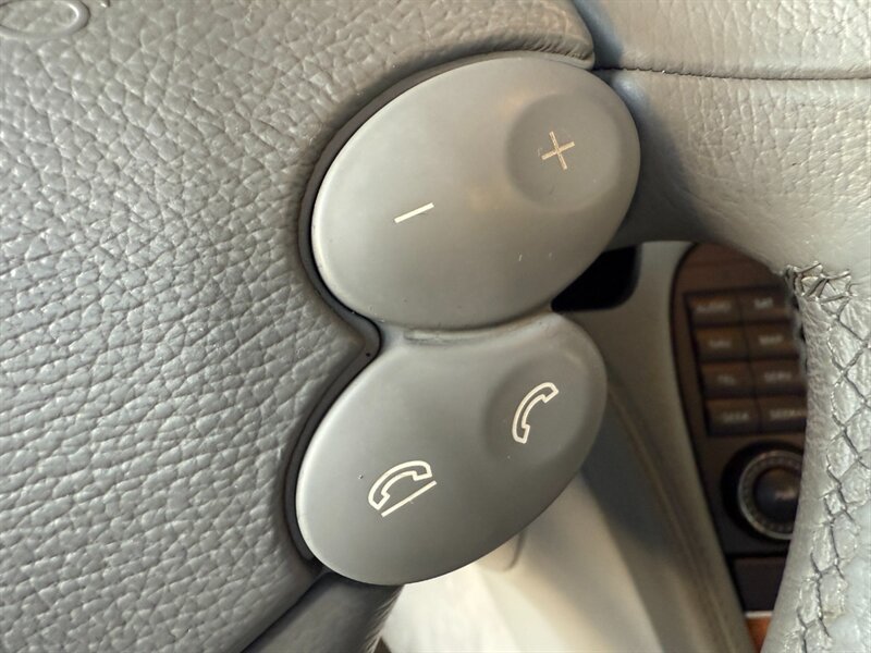 Used 2007 Mercedes-Benz SL 550 image 25