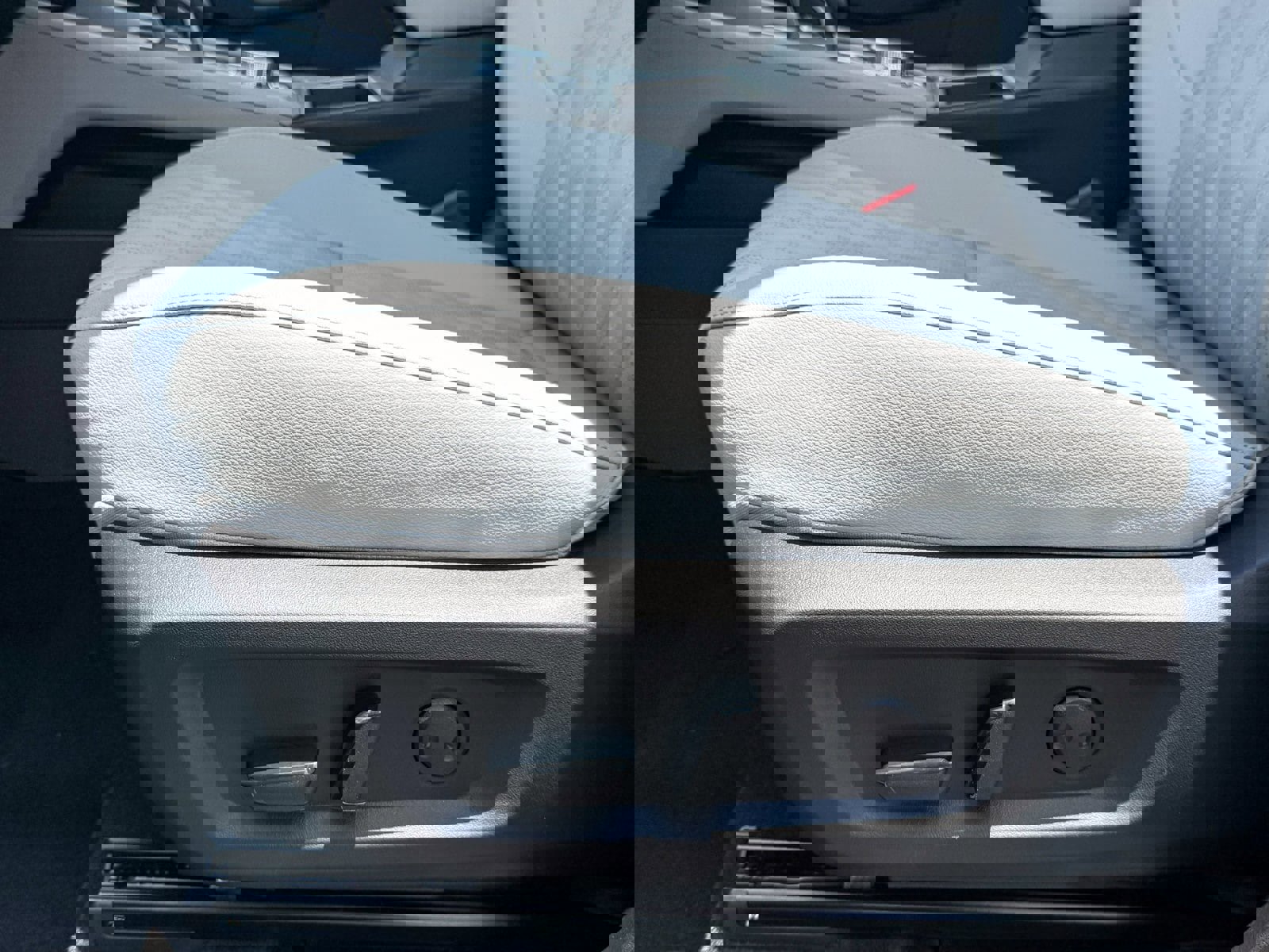 New 2025 Mitsubishi Outlander 4WD Plug-In Hybrid image 7