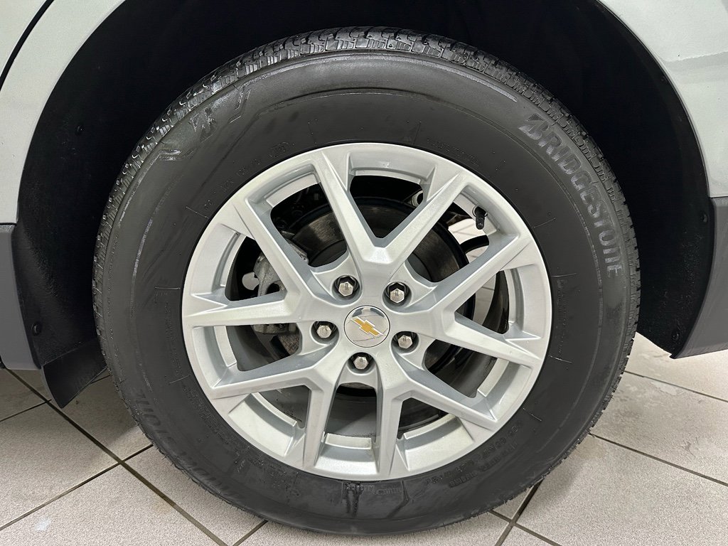 Used 2024 Chevrolet Equinox LT w/ LPO, Floor Liner Package image 15