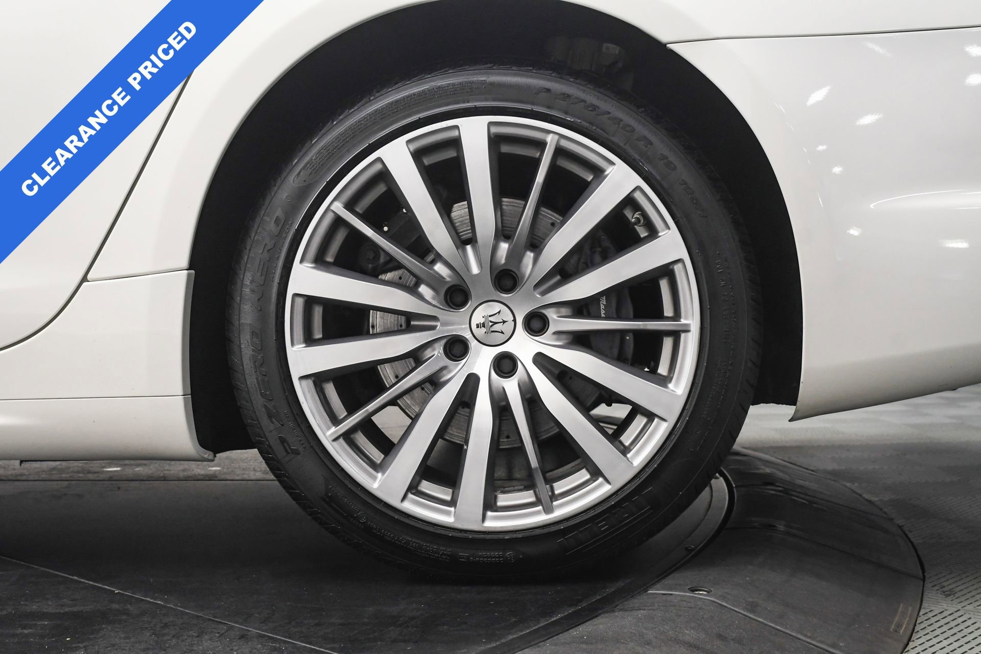 Used 2022 Maserati Quattroporte Modena Q4 image 31