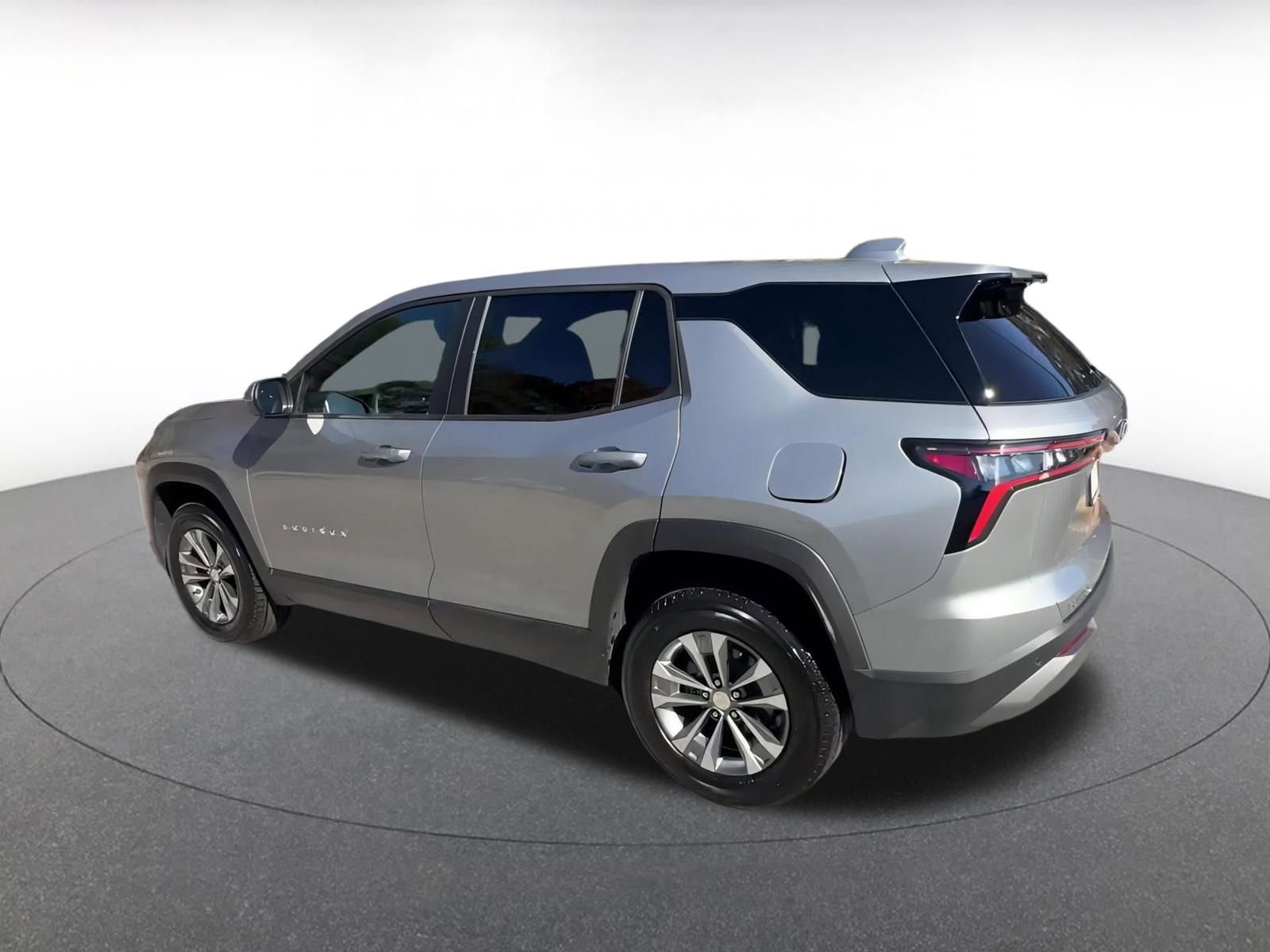 Used 2025 Chevrolet Equinox LT image 10