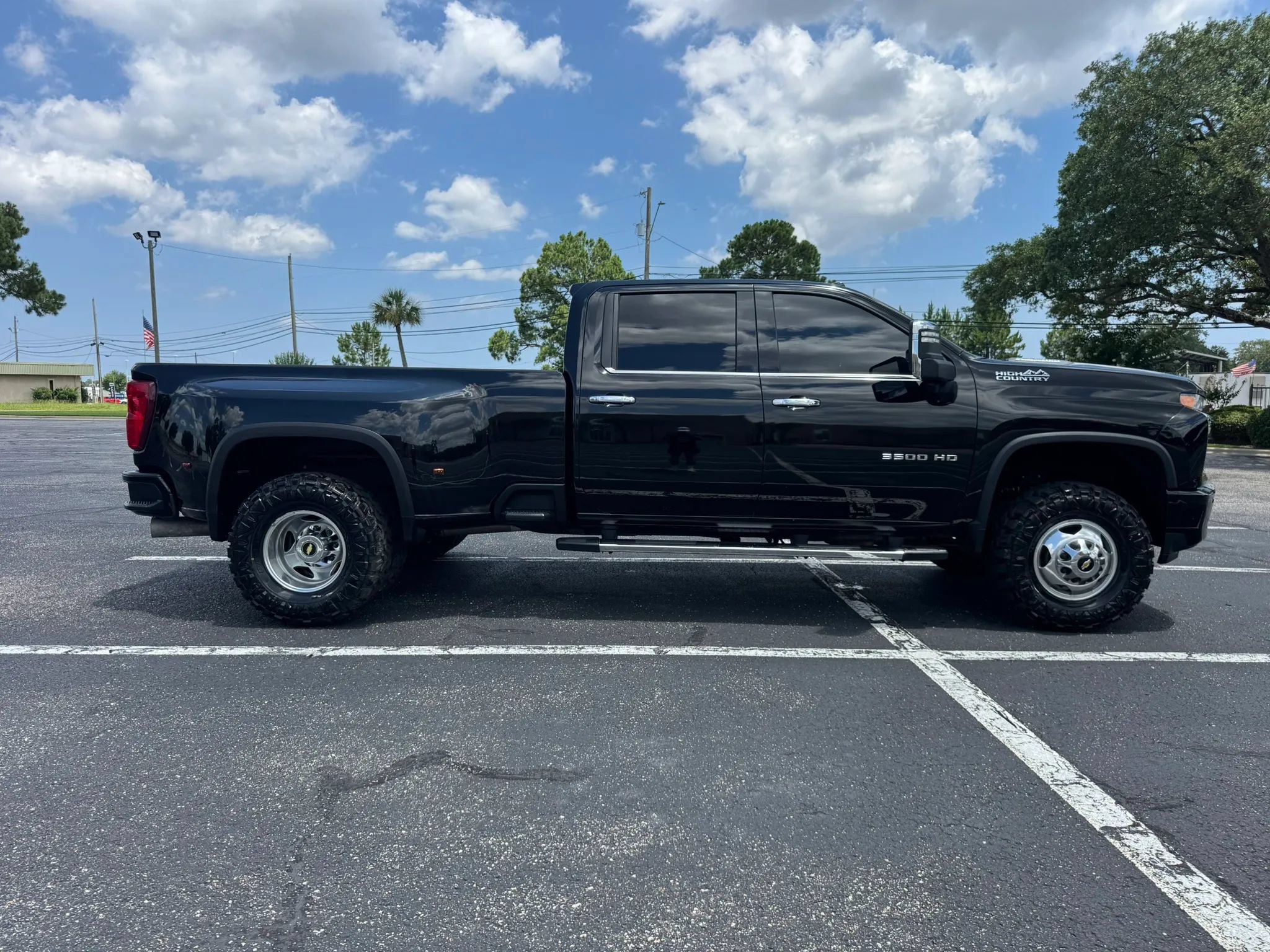 Used 2020 Chevrolet Silverado 3500 High Country AWD/4WD image 5