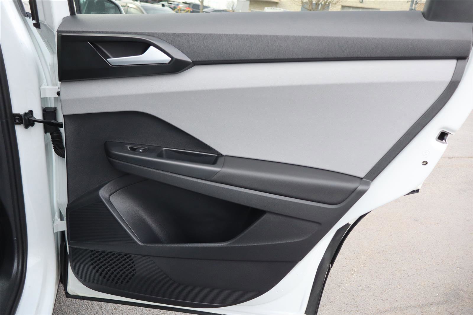 Certified 2022 Volkswagen Taos SE image 29