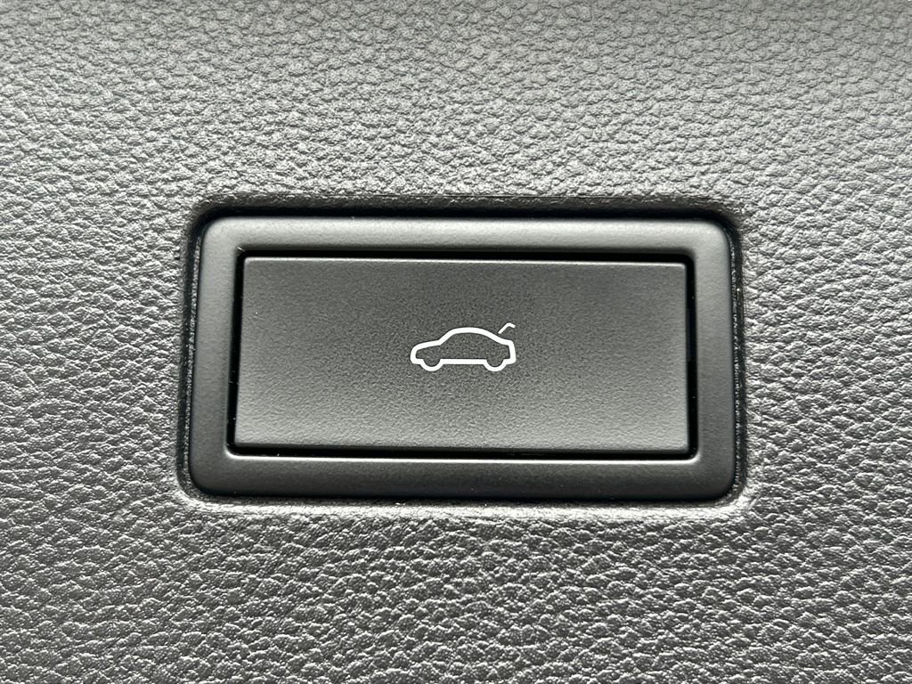 Used 2023 Volkswagen Atlas SEL image 31