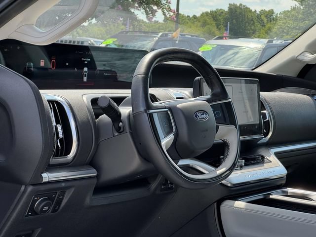 Certified 2025 Ford Expedition Platinum w/ Driver's Package AWD/4WD image 29