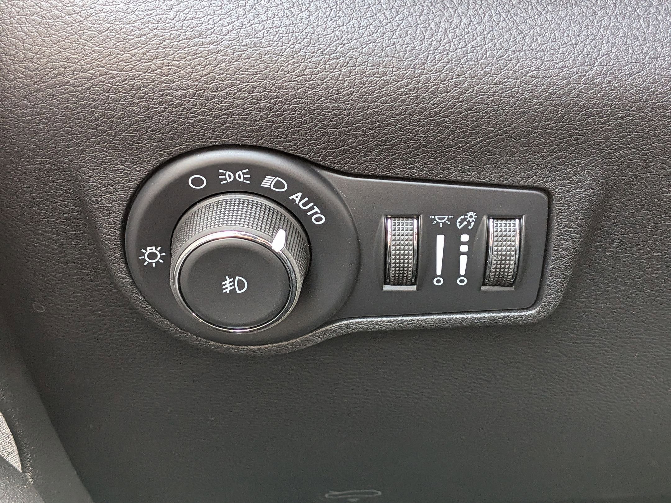 New 2026 Jeep Compass Latitude image 23