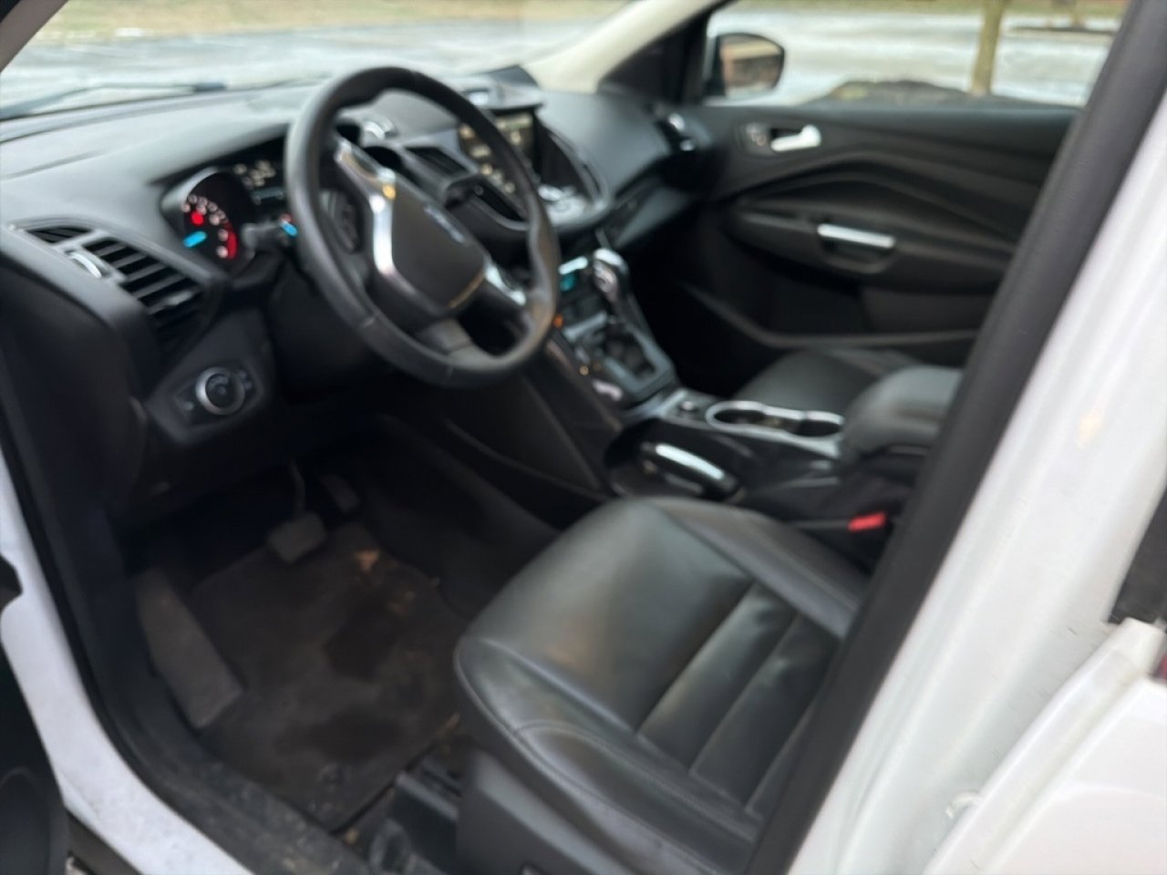 Used 2015 Ford Escape Titanium w/ Equipment Group 301A image 17