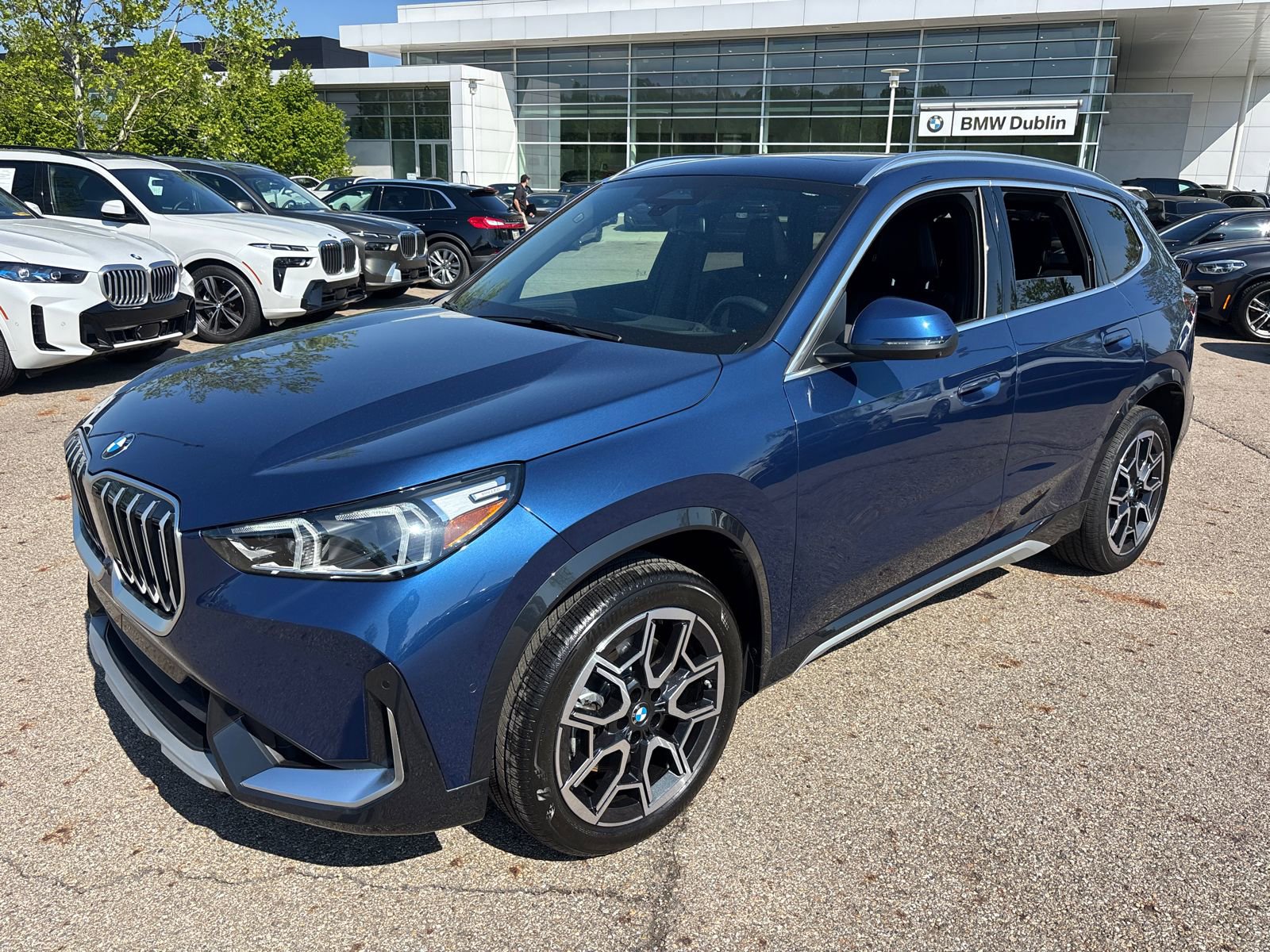 Used 2025 BMW X1 xDrive28i AWD/4WD image 1