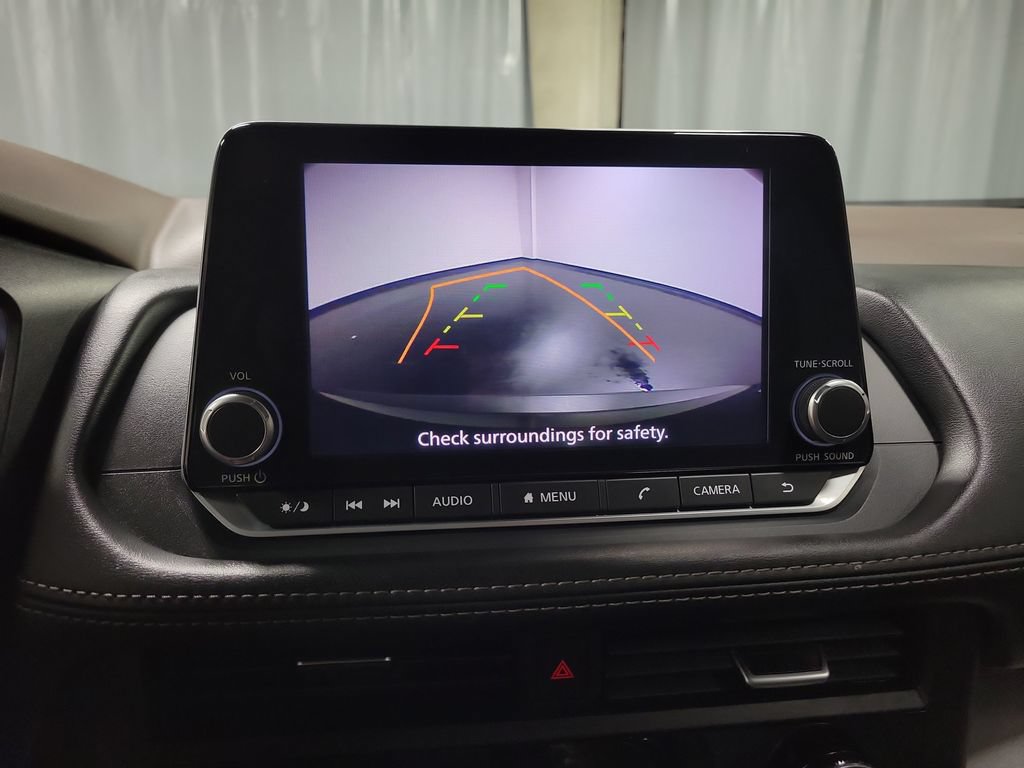 Used 2023 Nissan Rogue SV AWD/4WD image 16