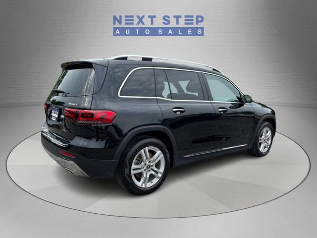 Used 2021 Mercedes-Benz GLB 250 4MATIC w/ Premium Package image 8