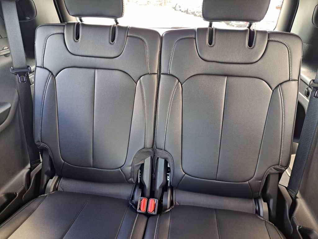 New 2025 Jeep Grand Cherokee L Limited w/ Black Appearance Package image 23