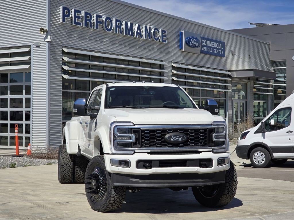 New 2026 Ford F450 Platinum w/ Platinum Plus Package AWD/4WD image 3