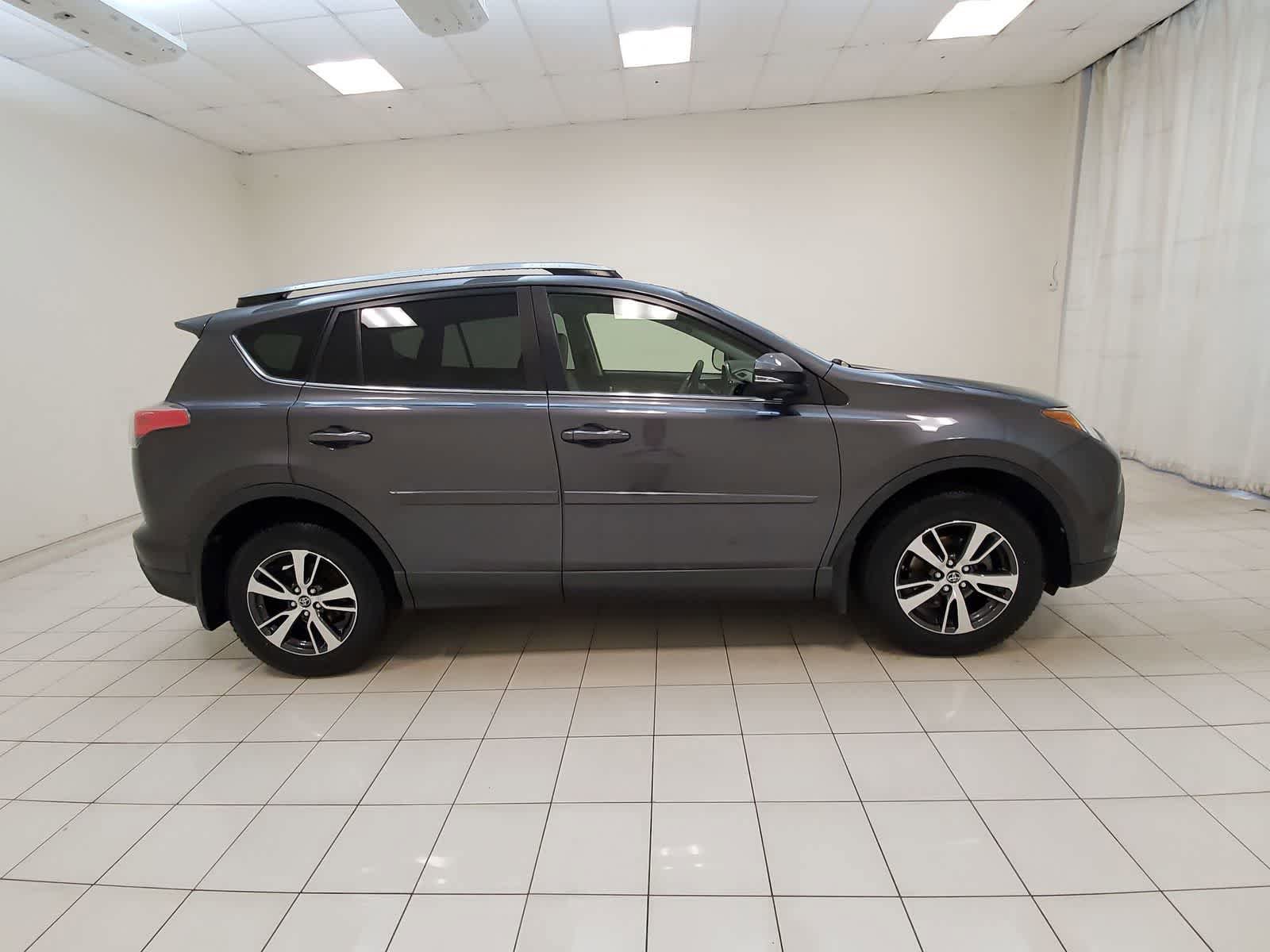Used 2018 Toyota RAV4 XLE w/ Plus Extra Value Package AWD/4WD image 25