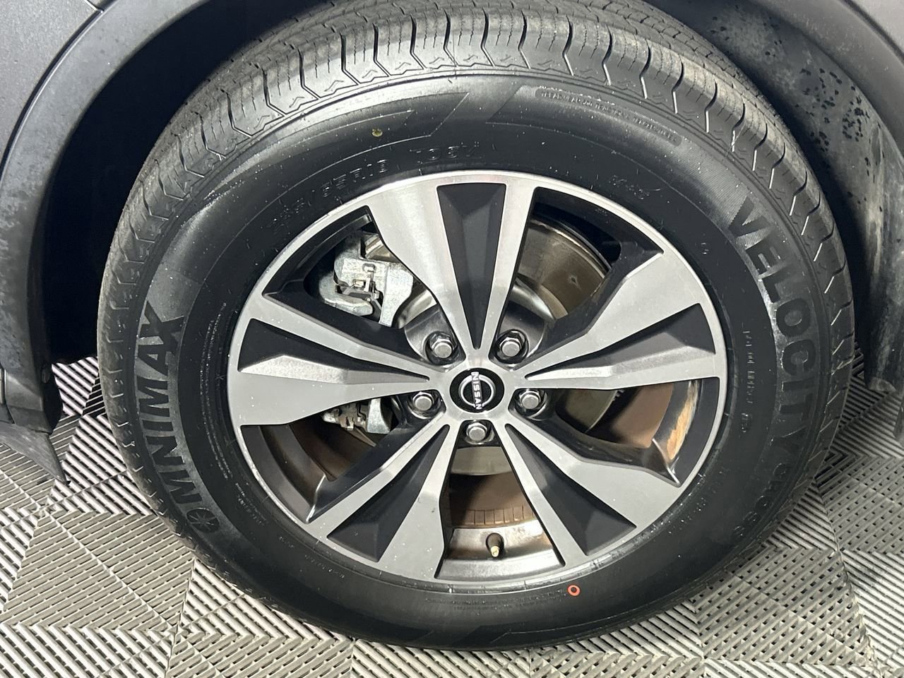 Used 2023 Nissan Murano SV AWD/4WD image 9
