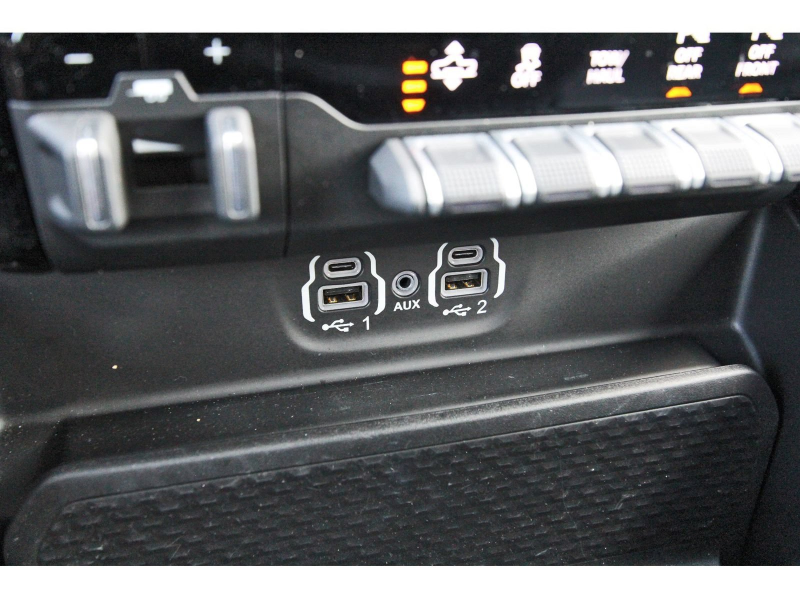 Used 2023 RAM 1500 Limited w/ Body Color Bumper Group AWD/4WD image 29
