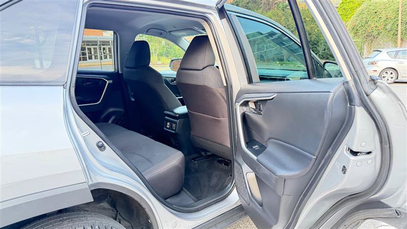 Used 2025 Toyota RAV4 LE AWD/4WD image 23