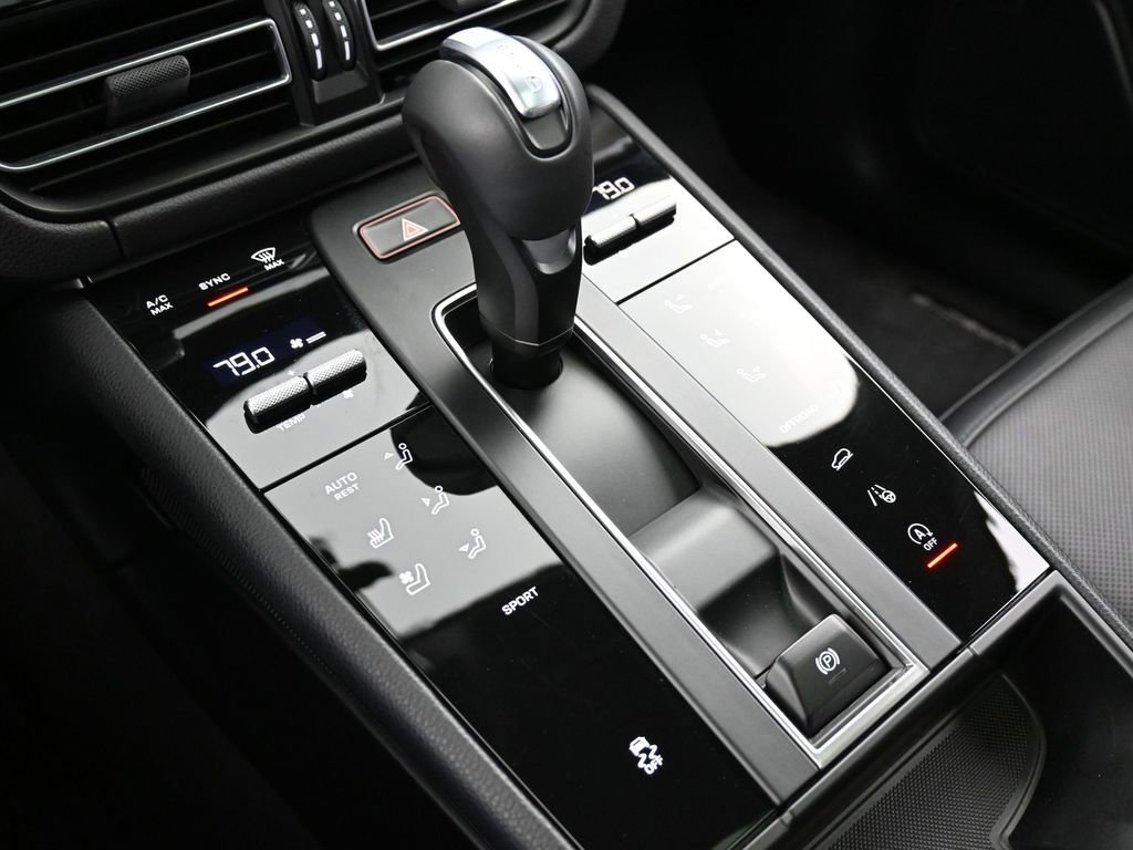 Certified 2025 Porsche Macan image 22