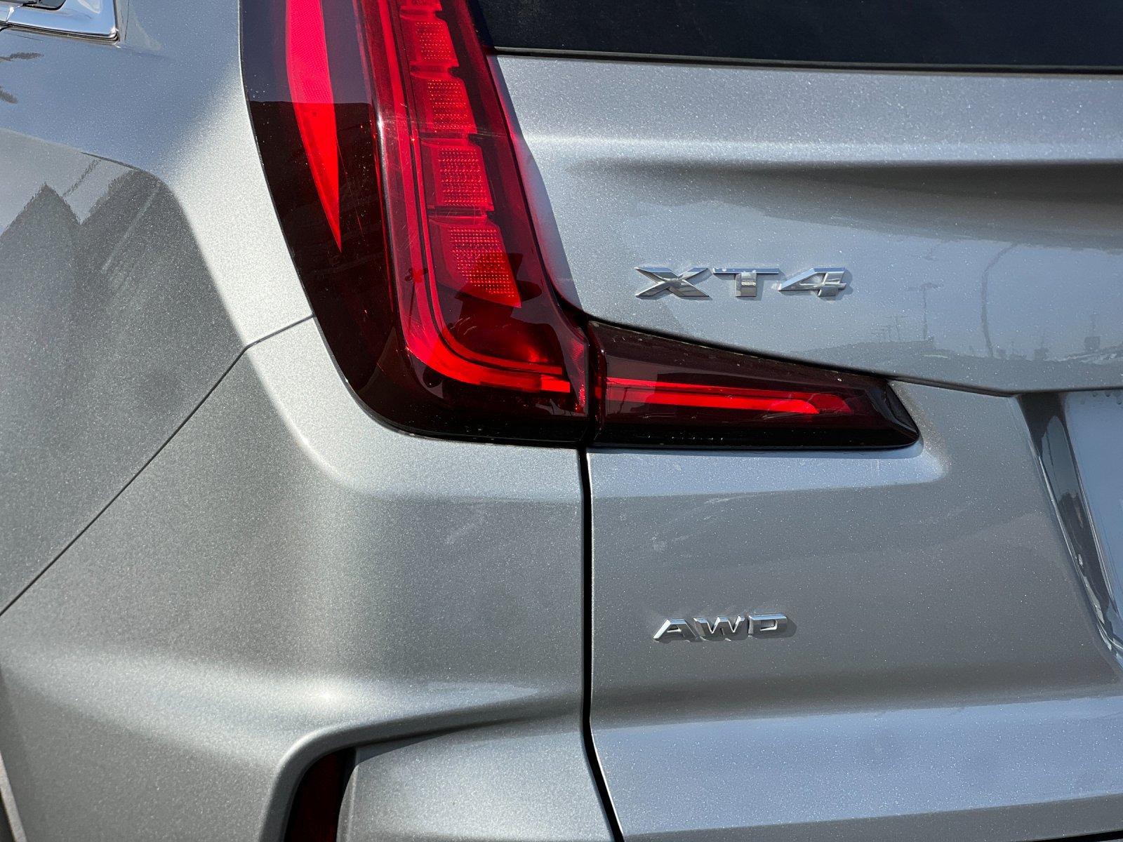 Certified 2025 Cadillac XT4 Premium Luxury AWD/4WD image 28