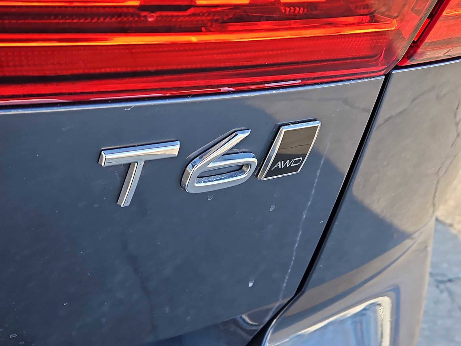 Used 2020 Volvo XC60 T6 Momentum w/ Protection Package Premier image 12