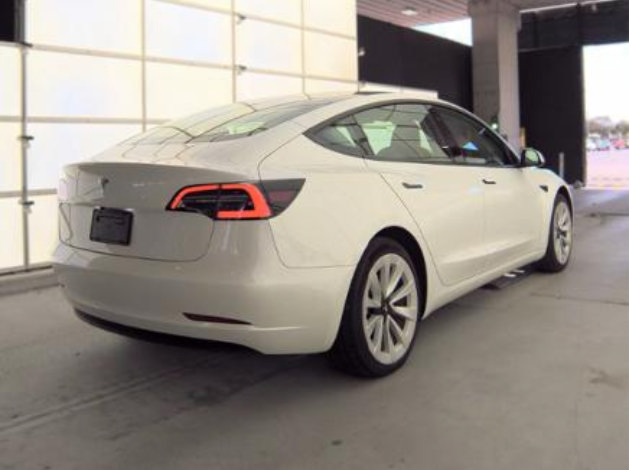 Used 2023 Tesla Model 3 Standard Range RWD image 2