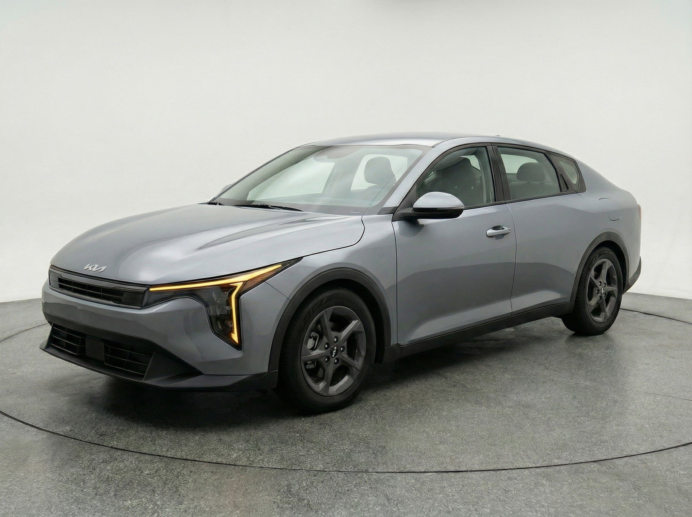 Used 2025 Kia K4 LXS image 3